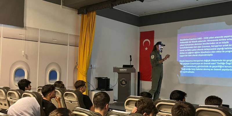ERASMUS Yaygınlaştırma adına Staj Deneyimlerinin Diğer Öğrencilere Aktarılması İçin Toplantı Düzenledik